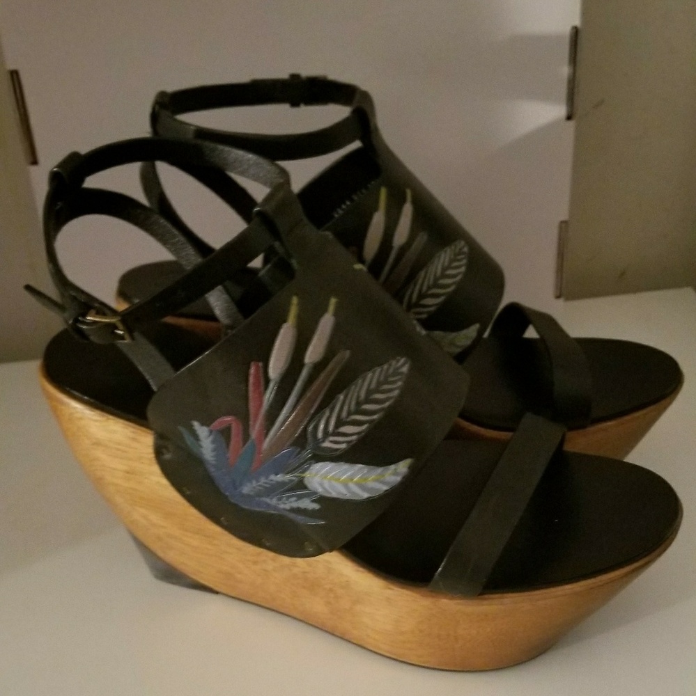 Tory Burch size 9 brand new never worn . - Picture 2 of 8